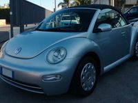 Usata VW New Beetle 104 CV (76 kW) 2005 Argento Utilitaria
