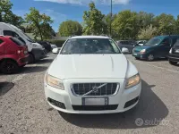 Usata Volvo V70 Momentum 136 CV (100 kW) 2008 Bianco Station wagon