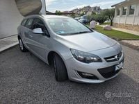 Usata Opel Astra Cosmo 110 CV (80 kW) 2015 Grigio pastello Station wagon