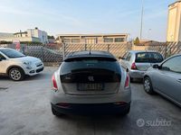 Usata Lancia Delta 120 CV (88 kW) 2008 Grigio Utilitaria