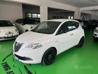 Usata Lancia Ypsilon Gold 95 CV (69 kW) 2012 Bianco Utilitaria