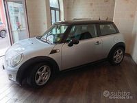 Usado Mini Cooper 109 CV (80 kW) 2009 Gris Utilitario