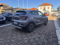Usata Renault Captur Techno 140 CV (102 kW) 2023 Grigio scuro SUV