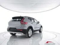 Nuova Volvo XC40 Core 163 CV (119 kW) 2026 Vapour grey SUV