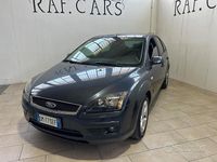 Käytetty Ford Focus 90 HP (66 kW) 2008 Harmaa Sedan