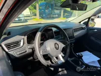 Usata Renault Clio V Equilibre 65 CV (47 kW) 2023 Arancione Berlina