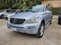 Usata Mercedes ML350 272 CV (200 kW) 2006 Blu SUV