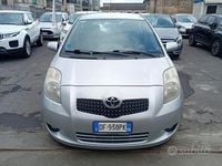 Usata Toyota Yaris 90 CV (66 kW) 2006 Grigio Utilitaria