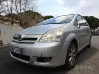 Usata Toyota Corolla Verso Sol 109 CV (80 kW) 2006 Grigio Monovolume