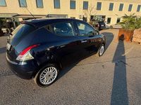 Usata Lancia Ypsilon Silver 80 CV (58 kW) 2017 Blu Utilitaria