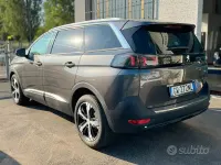 Usata Peugeot 5008 Allure 131 CV (96 kW) 2024 Grigio SUV