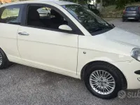 Usata Lancia Ypsilon 69 CV (50 kW) 2004 Giallo Utilitaria