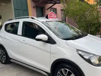 Usata Opel Karl Rocks 73 CV (53 kW) 2018 Bianco Utilitaria
