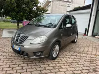 Usata Lancia Musa 90 CV (66 kW) 2010 Giallo Monovolume