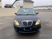 usata Lancia Ypsilon 1.2 Argento ok neopatentati