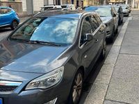 Usata Opel Astra 140 CV (102 kW) 2011 Grigio Station wagon
