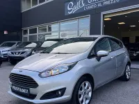 Usata Ford Fiesta 82 CV (60 kW) 2013 Grigio Berlina