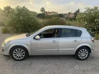 Usata Opel Astra 101 CV (74 kW) 2005 Grigio Berlina