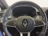Używany Renault Clio V Techno 91 KM (66 kW) 2024 Niebieski Sedan/Limuzyna