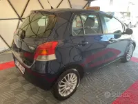 Usata Toyota Yaris 90 CV (66 kW) 2009 Blu Utilitaria