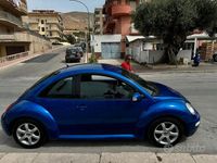 Usata VW New Beetle 101 CV (74 kW) 2003 Blu Utilitaria