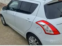 Usata Suzuki Swift 75 CV (55 kW) 2012 Bianco Utilitaria