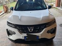 Usata Dacia Spring Essentiel 19 kW (26 CV) 2022 Bianco Utilitaria