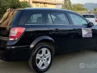 Usata Opel Astra 90 CV (66 kW) 2010 Nero Station wagon