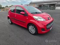 Usata Peugeot 107 68 CV (50 kW) 2010 Rosso Utilitaria