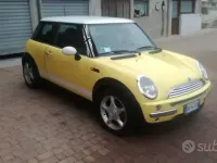 Usata Mini Cooper 116 CV (85 kW) 2002 Giallo Utilitaria
