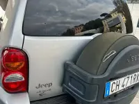 Usado Jeep Cherokee 150 CV (110 kW) 2003 Gris SUV