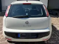 Usata Fiat Punto 69 CV (50 kW) 2011 Bianco Utilitaria
