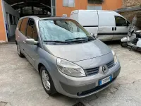 Usata Renault Scenic E-Tech Exception 120 CV (88 kW) 2005 Grigio Monovolume