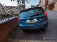 Usata Ford Fiesta 97 CV (71 kW) 2010 Blu Berlina