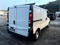 Usata Opel Vivaro 90 CV (66 kW) 2007 Bianco Monovolume