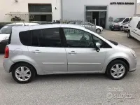 Usata Renault Grand Modus Dynamique 85 CV (62 kW) 2009 Grigio Monovolume