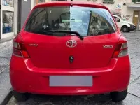 Usata Toyota Yaris 65 CV (47 kW) 2011 Rosso Utilitaria