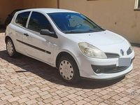 Usata Renault Clio 65 CV (47 kW) 2008 Bianco Utilitaria