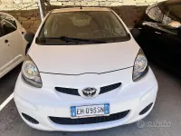 Usata Toyota Aygo 68 CV (50 kW) 2011 Bianco Utilitaria