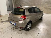 Usata Renault Clio II Luxe 74 CV (54 kW) 2009 Giallo Berlina
