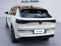 Nuova VW T-Roc R-line 150 CV (110 kW) 2026 Pure white nero SUV