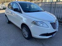 Usata Lancia Ypsilon Silver 80 CV (58 kW) 2015 Bianco Utilitaria