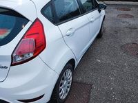 Usata Ford Fiesta 97 CV (71 kW) 2013 Bianco Utilitaria