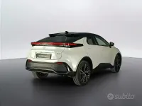 Usata Toyota C-HR Lounge 198 CV (145 kW) 2024 Bianco SUV