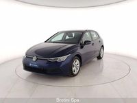 Usata VW Golf VIII Life 116 CV (85 kW) 2022 Blu metallizzato Utilitaria