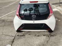 Usata Toyota Aygo X-wave 69 CV (50 kW) 2017 Bianco Utilitaria