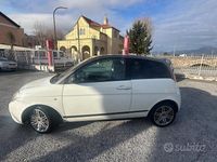 Usata Lancia Ypsilon 95 CV (69 kW) 2009 Beige Utilitaria