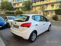 Usata Kia Venga 90 CV (66 kW) 2013 Bianco Utilitaria