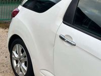 Usata DS Automobiles DS3 Chic 68 CV (50 kW) 2012 Bianco Coupé