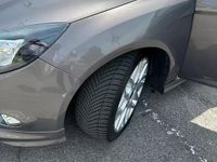 Begagnad Ford Focus 163 HK (119 kW) 2012 Grå Kombi